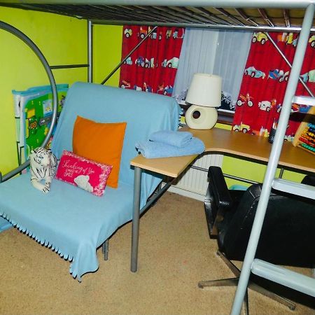 Spacious 3 Bed House With Parking & Good Transport South Norwood ภายนอก รูปภาพ